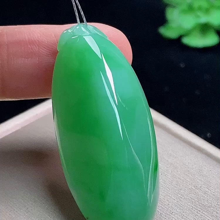 缅甸翡翠福瓜玉吊坠天然玉石A货