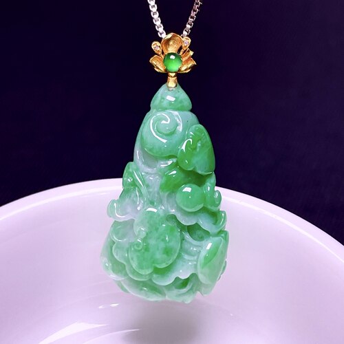 缅甸翡翠白菜镶金玉吊坠天然玉石