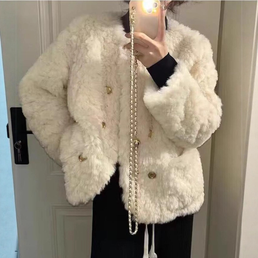 小香风羊羔毛外套女2025冬季新款小个子宽松加厚白色毛毛上衣棉服