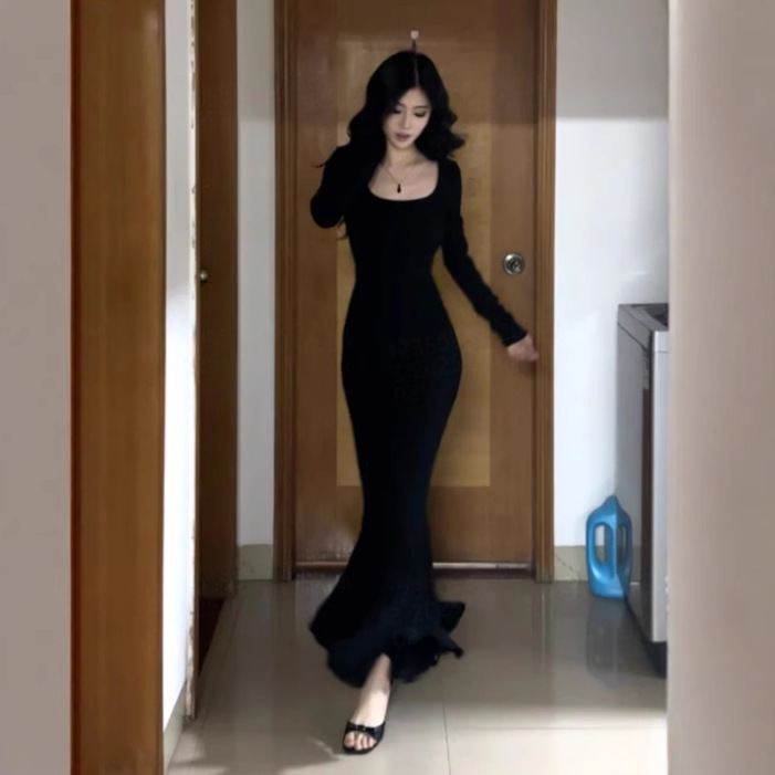 黑色步步生莲鱼尾连衣裙女长款秋冬季内搭针织磨毛包臀长裙子加厚