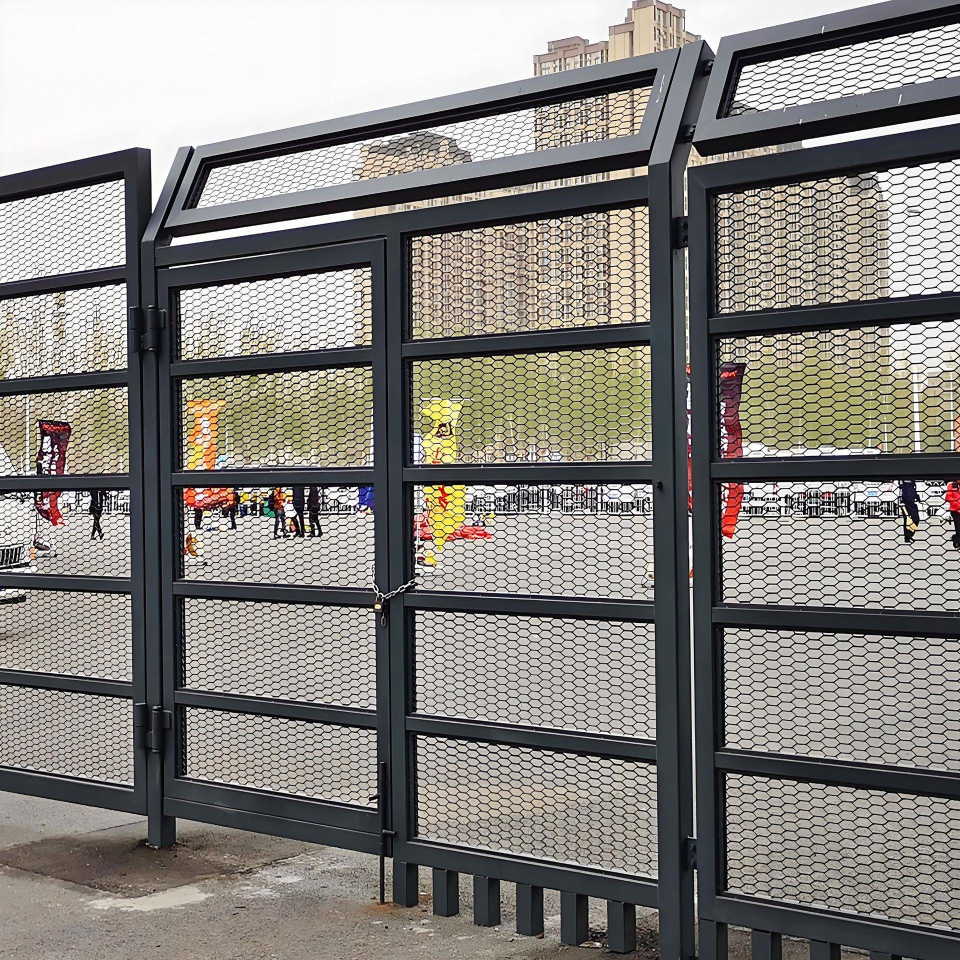 厂家钢板网浸塑框架护栏网场区安全防护围栏网公路护栏网