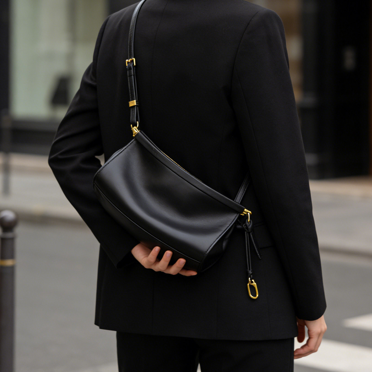 2026新款小众法棍腋下包黑色弧形单肩斜挎包高级感时尚腋下女包潮