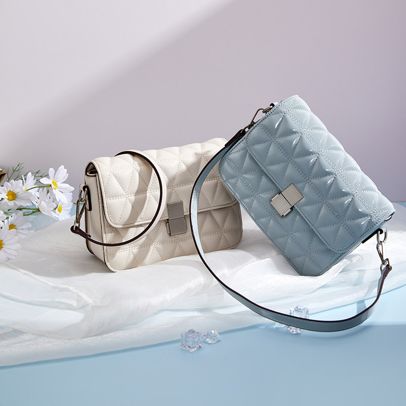 时尚菱格绣线小方包韩版轻奢气休闲质斜挎包高级感通勤女单肩包潮