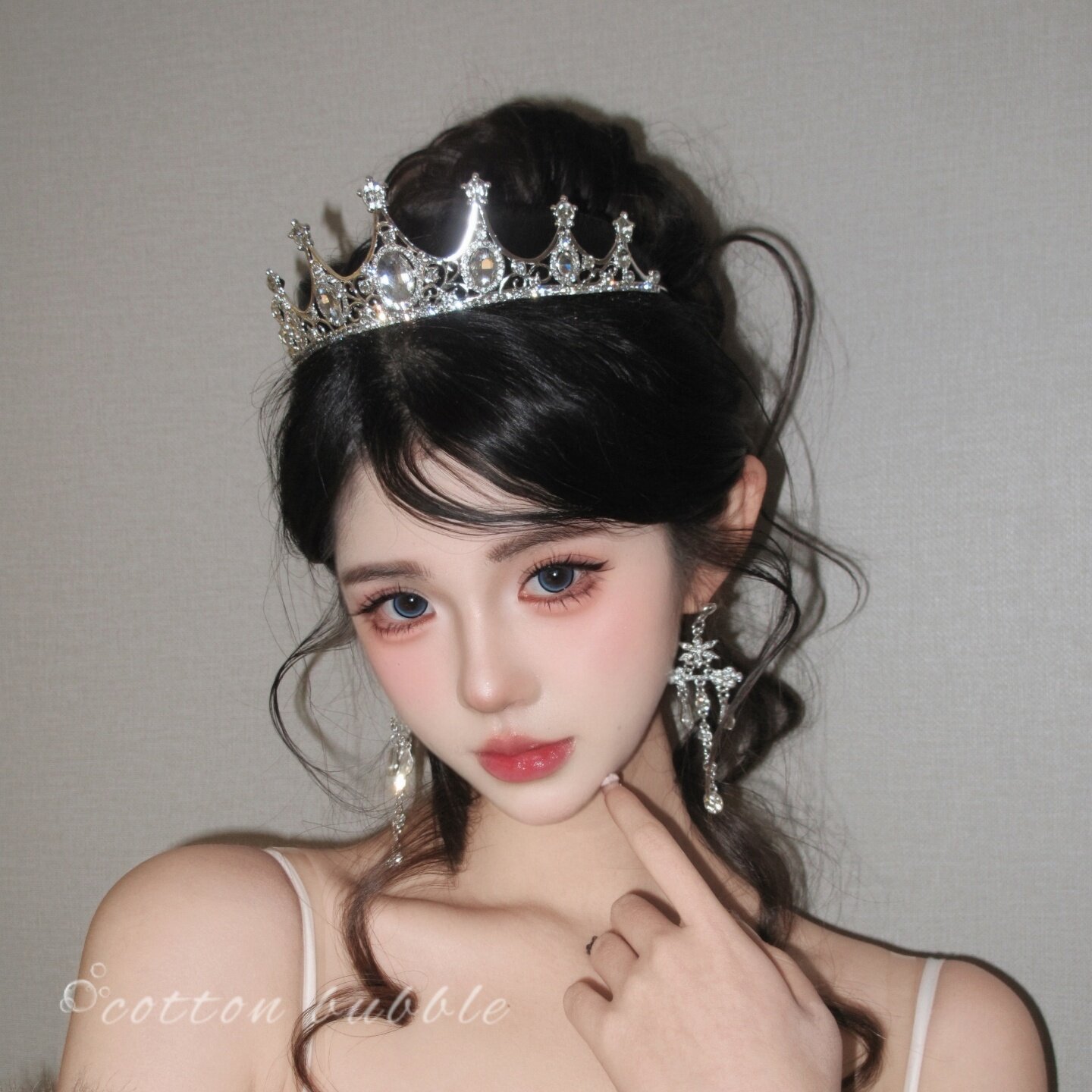 精致水晶皇冠生日头饰女十八岁王冠party氛围感新娘婚纱头冠发饰