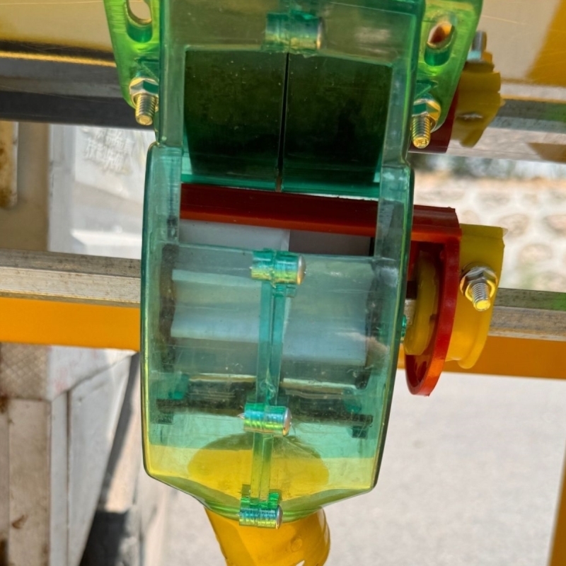 新款电动加厚加重三轮车12伏新款不锈钢多功能挂式48伏撒肥施肥器