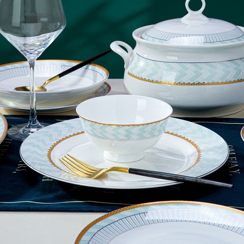 盘碗碟套装整套家用景德镇骨瓷欧式轻奢高档骨瓷餐具碗筷组合乔迁