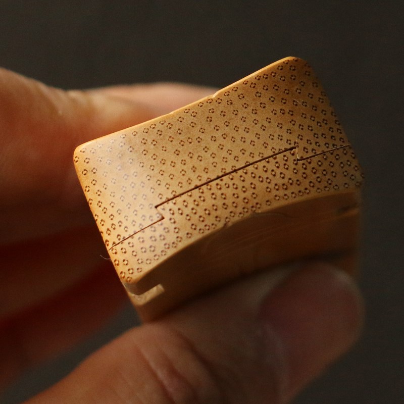 十几年老玉竹纯手工精工雕刻雕刻打磨牙签盒竹雕把件把玩竹器