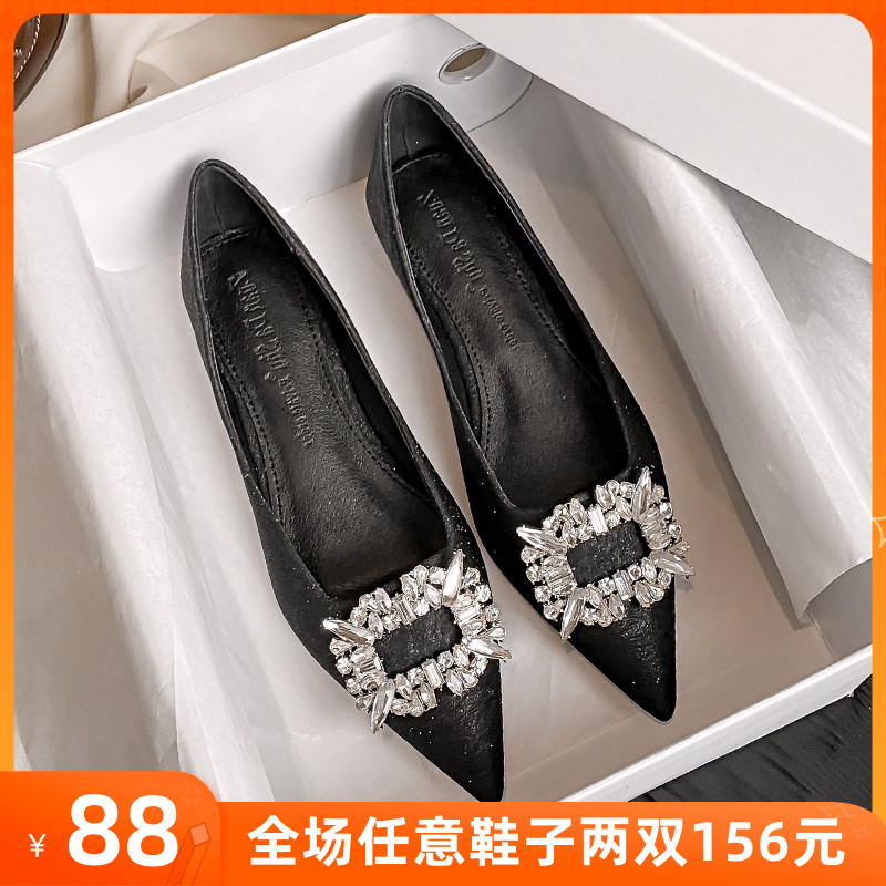 尖头平底单鞋女2023夏季新款浅口水钻黑色瓢鞋软底大码女鞋41一43