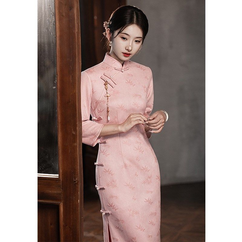 粉色旗袍敬酒服秋冬年轻款改良新中式麂皮绒冬季长袖加绒订婚礼服