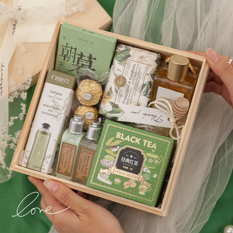 伴手礼女伴娘结婚宾客回礼礼盒高级感新娘姐妹团小众实用木盒礼品