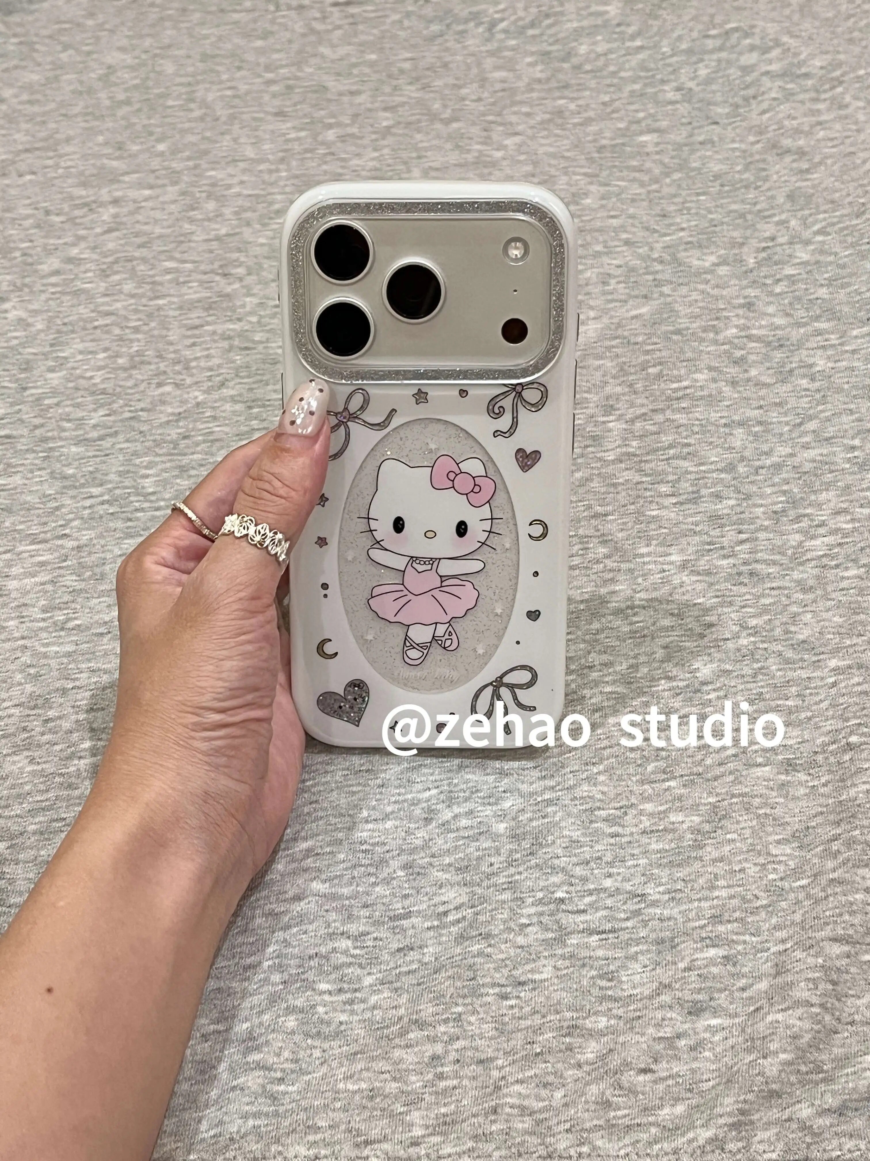 U2 奶白底可爱跳芭蕾猫咪适用于苹果17promax新款小众手机壳iphone16p个性清新15防摔保护套