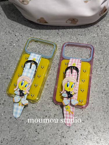 U2 可爱格纹崔弟小鸟手腕带适用于苹果iPhone17promax新款小众手机壳16pro女15个性防摔保护套
