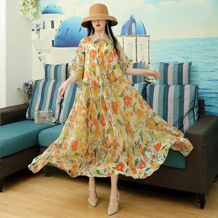 夏季新款度假连衣裙雪纺碎花微胖显瘦遮肚裙大码宽松沙滩海边长裙