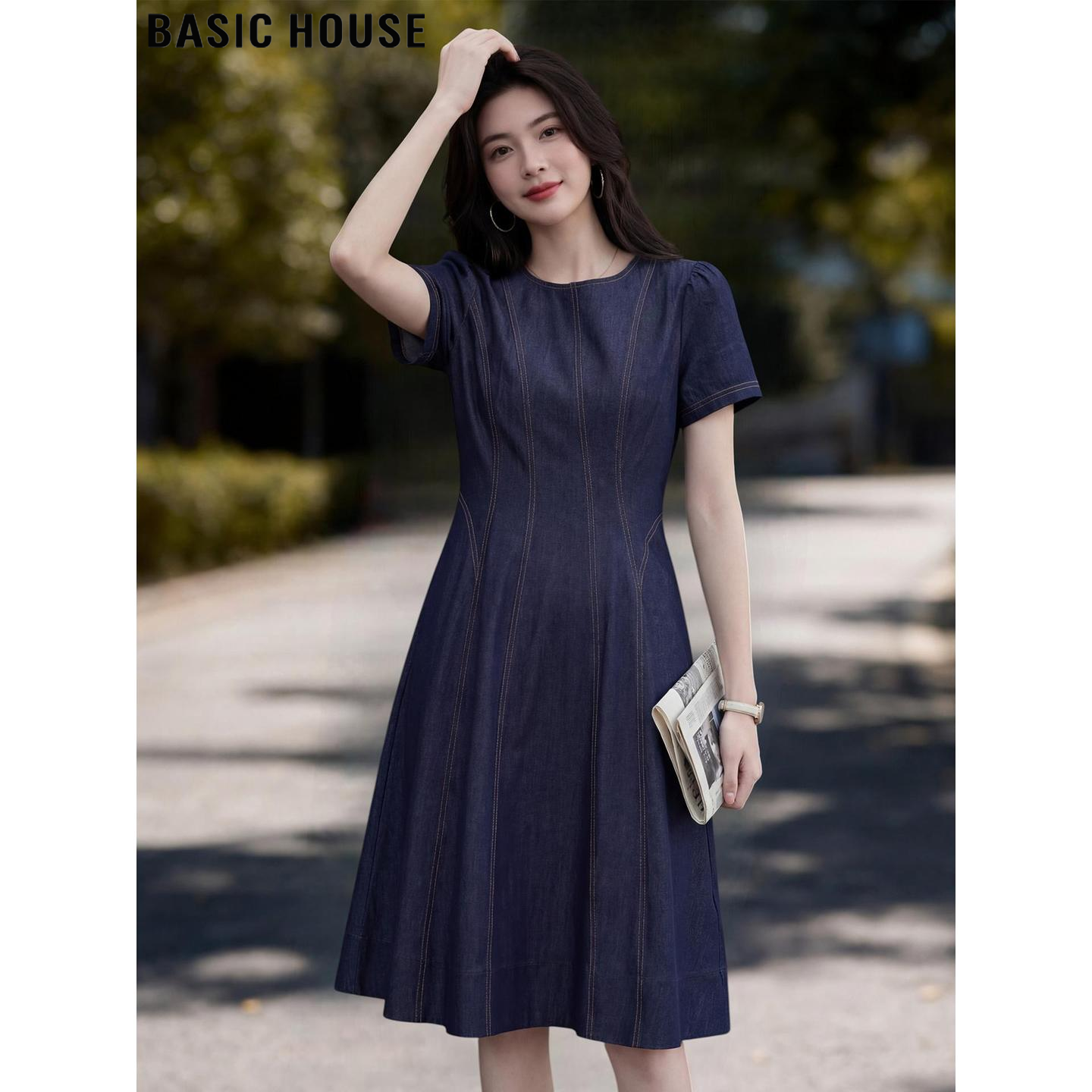 Basic House/百家好蓝色天丝牛仔连衣裙女夏季通勤宽松短袖T恤裙