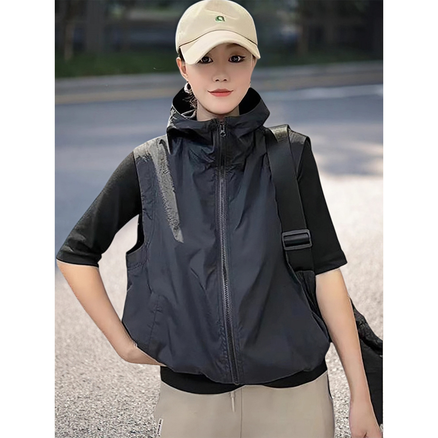 Basic House/百家好日系工装冲锋连帽马甲外套女夏季黑色无袖背心