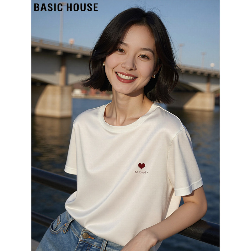 Basic House/百家好韩版简约爱心印花短袖T恤女夏季白色正肩体恤
