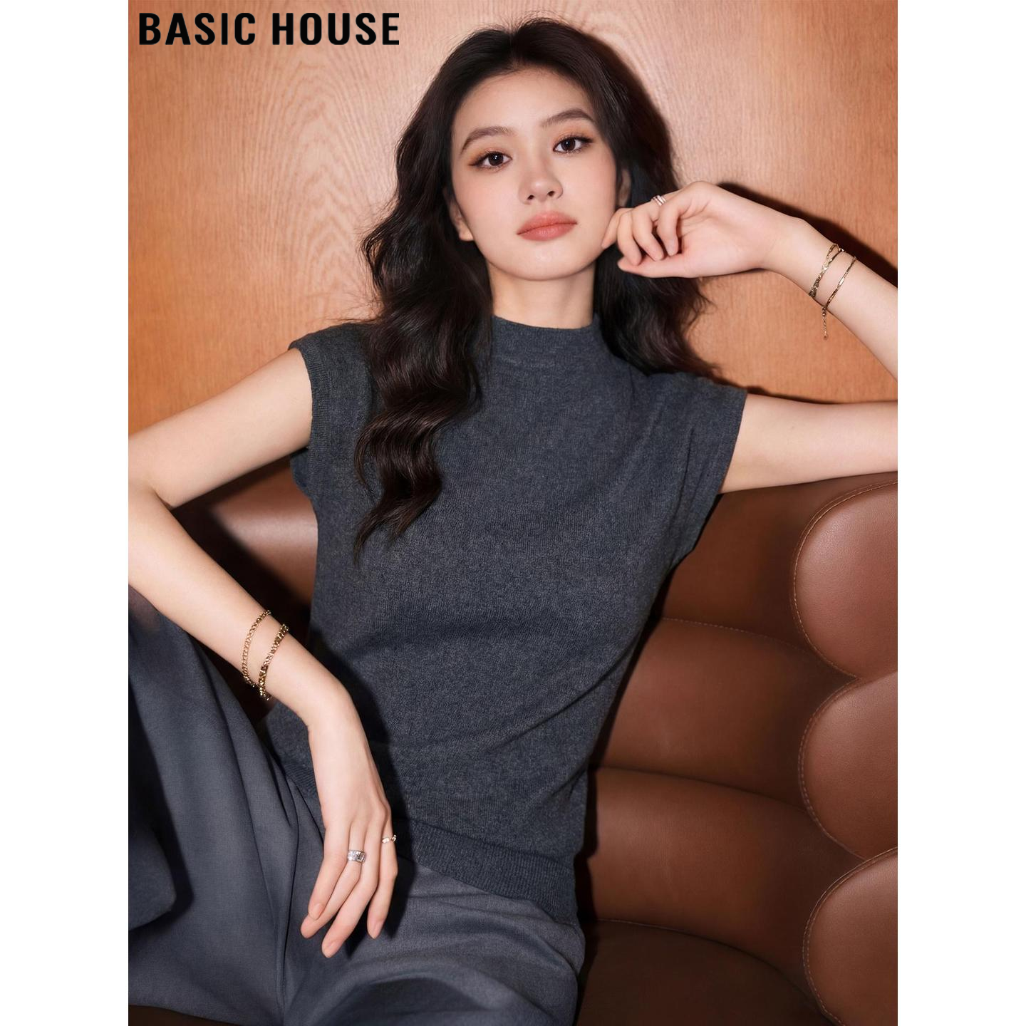 Basic House/百家好复古灰色半高领短袖针织衫女夏季显瘦打底上衣