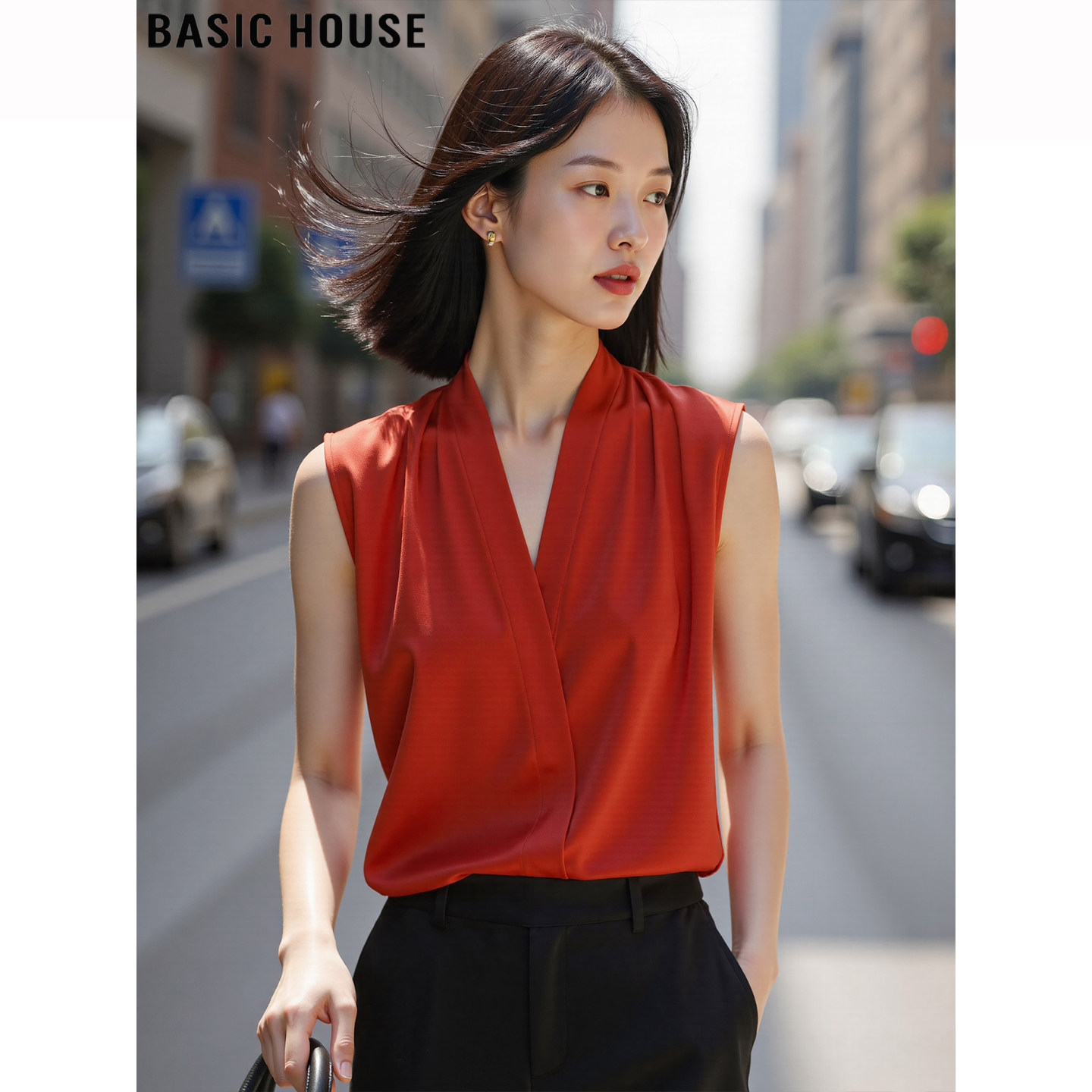 Basic House/百家好高级感缎面V领无袖背心女士夏季气质红色上衣
