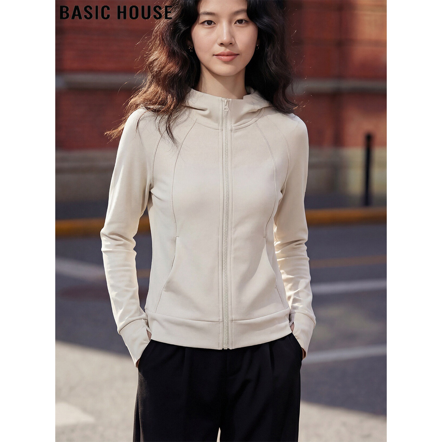 Basic House/百家好杏色立领连帽卫衣外套女2026春季修身拉链开衫