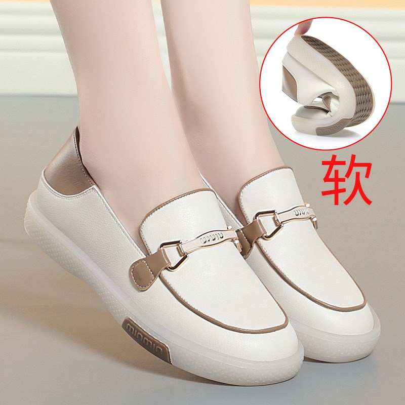 妈妈鞋子单鞋真皮春季休闲百搭韩版中年低跟小白鞋休闲鞋女士皮鞋