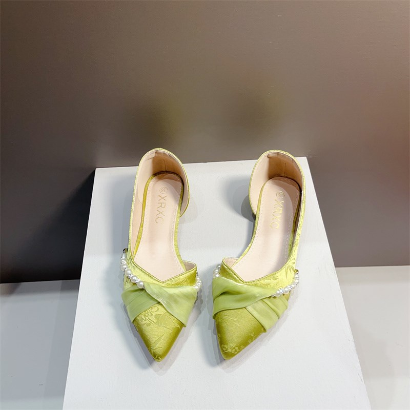 甜美珍珠侧空软底配旗袍瓢鞋女2025新款中式百搭浅口尖头平底单鞋