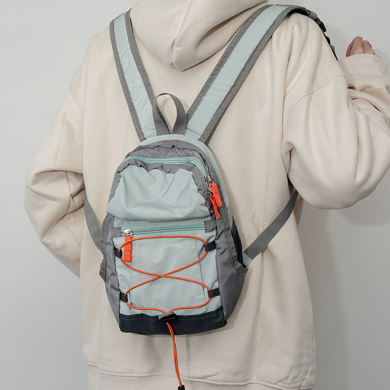 轻便旅行运动小背包~出行方便哦