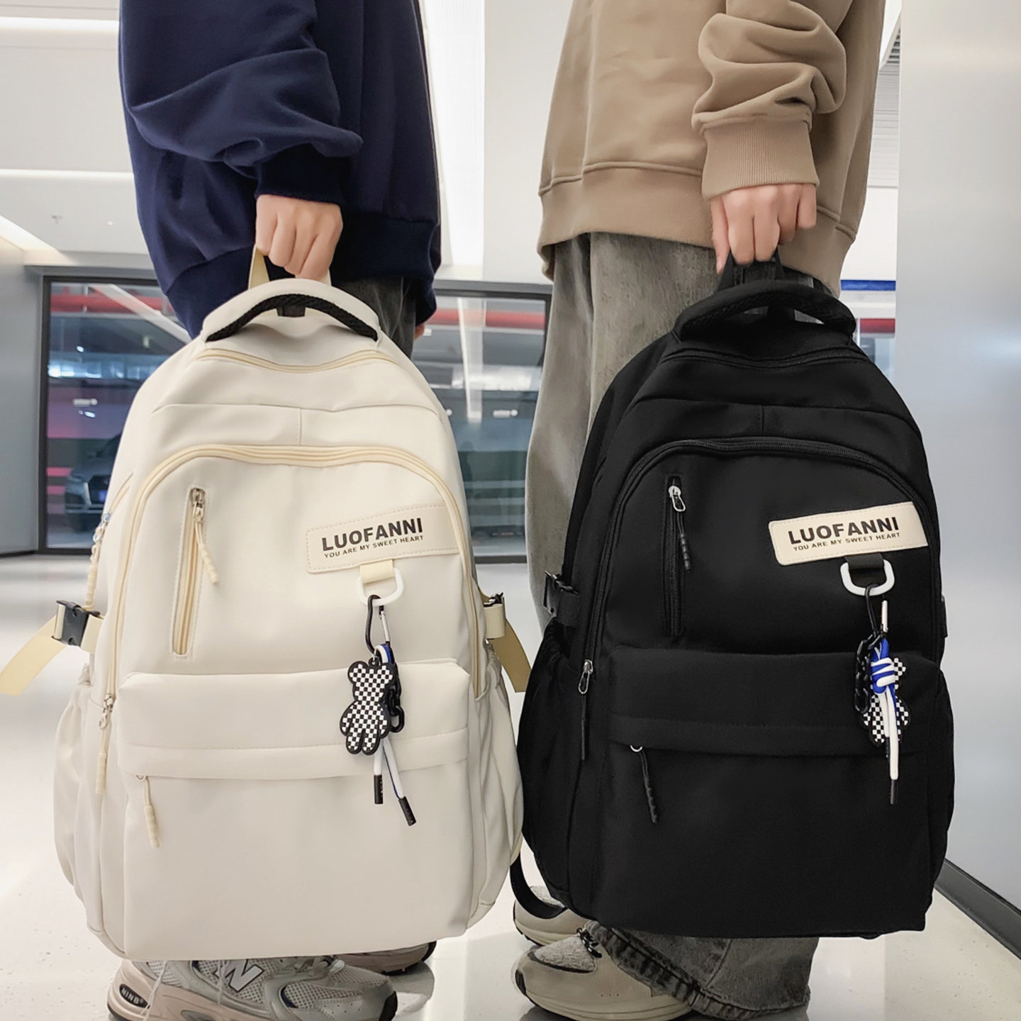 新款大容量学生书包上课通勤背包