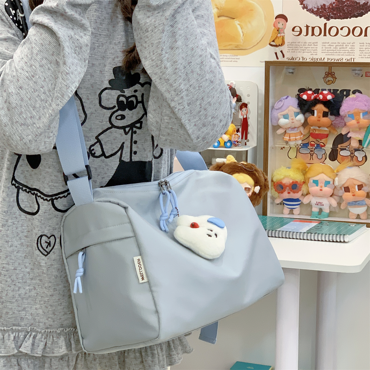 简约通勤大容量轻便布包女