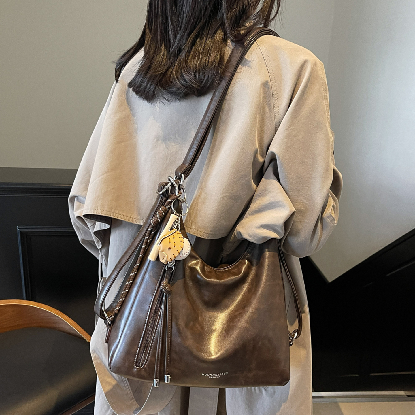 复古轻奢斜挎包女款通勤百搭