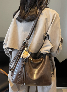 斜挎包包女款大容量腋下单肩上班通勤包手提轻奢小众高级感托特包