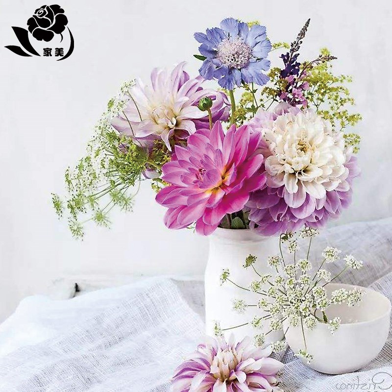 昆明包月鲜花花材混搭有绣球玫瑰桔梗小菊满天星洋牡丹风铃百合等