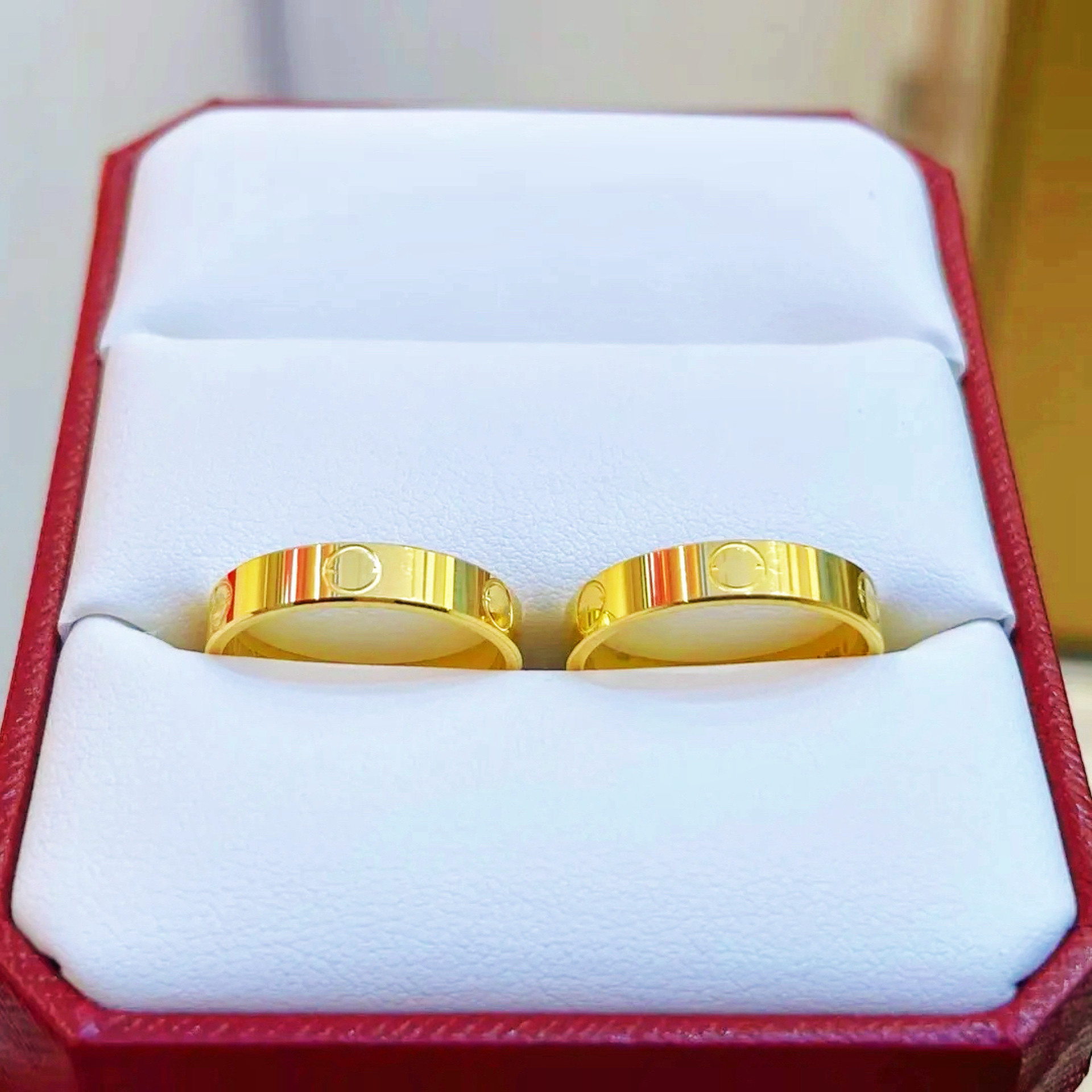 仿黄金戒指男女款素圈简约经典轻奢高级感4mm5mm一字指环情侣对戒