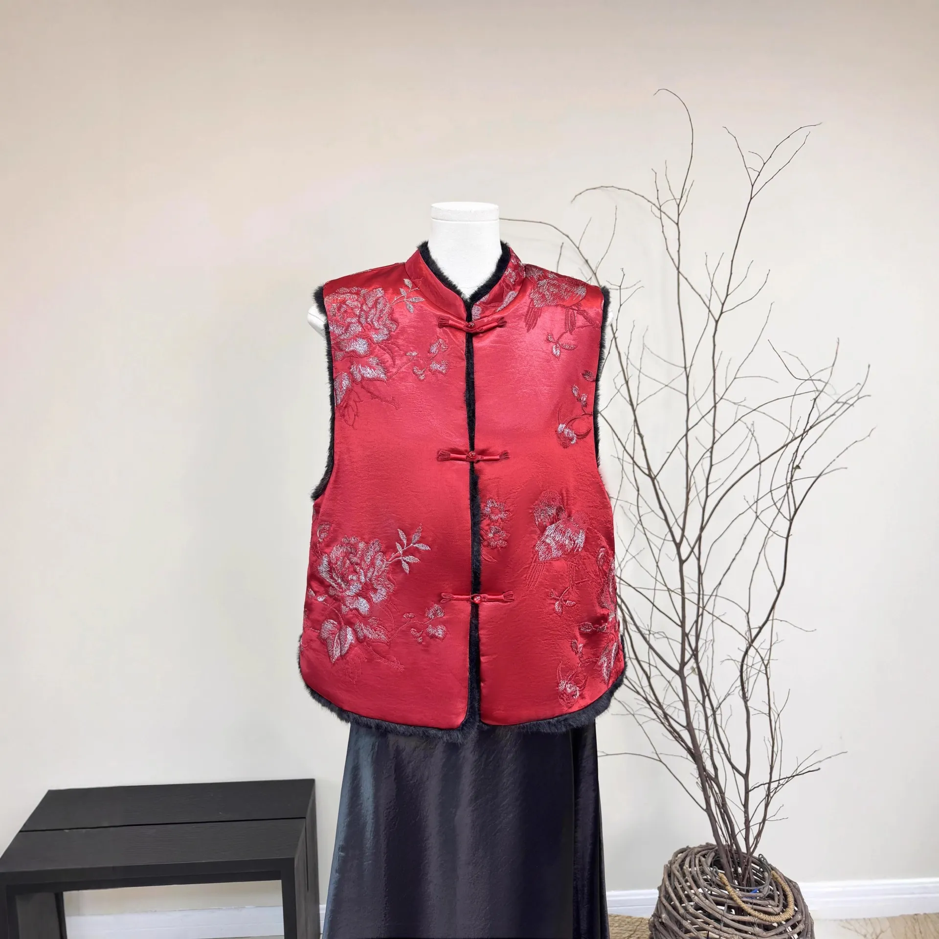 新中式金貂绒刺绣双面穿马甲2025冬季新款国风立领坎肩喜庆马夹女