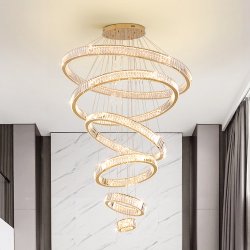 别墅挑空复式楼客厅吊灯轻奢大气