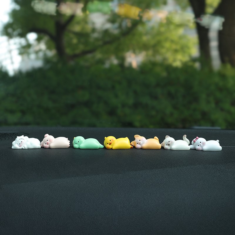 汽车中控屏幕摆件装饰品新款车上卡通玩偶小动物减压公仔高级