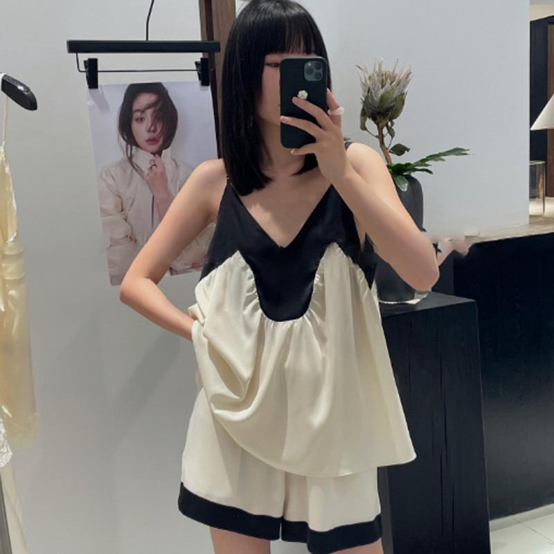 性感吊带真丝睡衣女款2025新款超火夏季冰丝绸高级感短裤两件套装