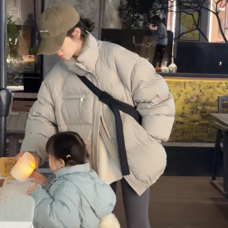 秋恋人休闲常规立领纯色羽绒服