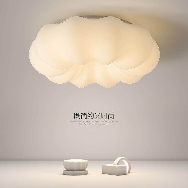 卧室灯2022年新款主卧儿童房灯女生书房间灯创意客厅云朵吸顶灯具