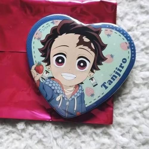 鬼灭之刃2025草莓限定心形吧唧