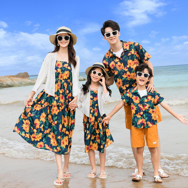 不一样亲子装夏装新款港风复古一家三口四碎花衬衫沙滩母女背带裤