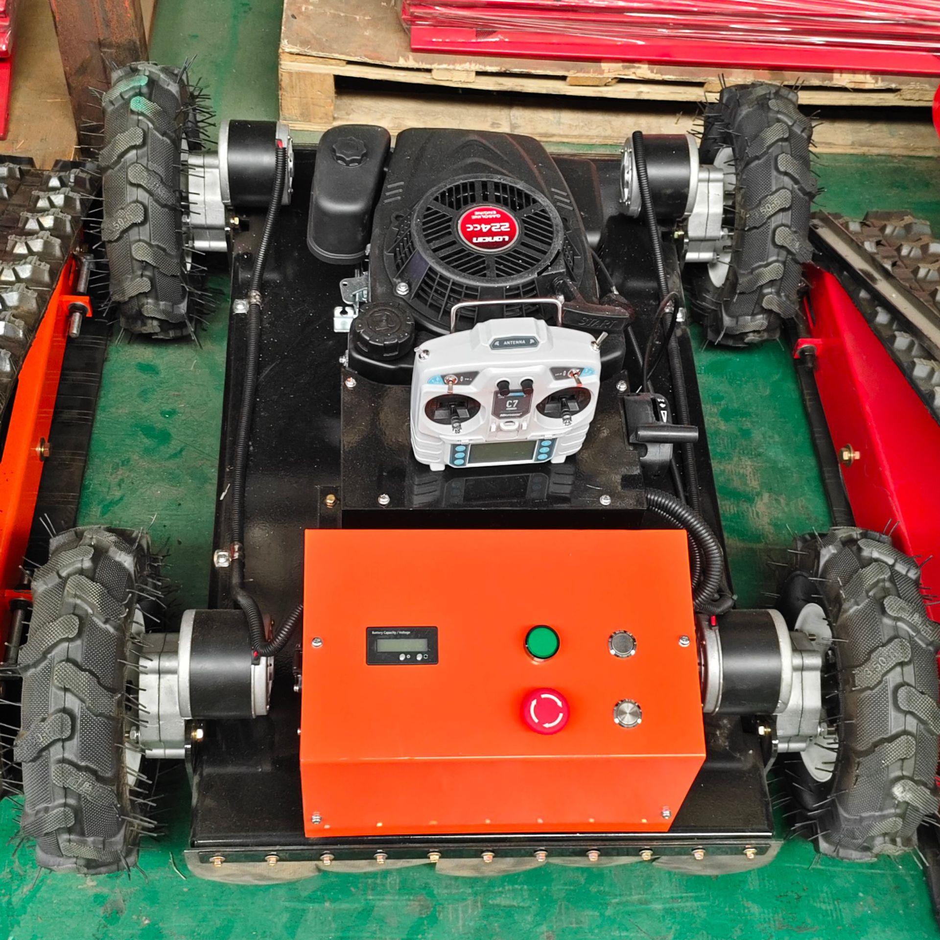 遥控割草机全自动无线操控履带式割草机果园公路河沿坡边除草机