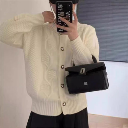 时尚麻花针织开衫外套女宽松上衣2024秋冬新款慵懒风白色毛衣女装