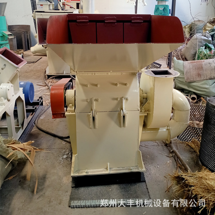 小型木块边角料锯末粉碎机多用途树枝木渣破碎锤片式木材粉碎机