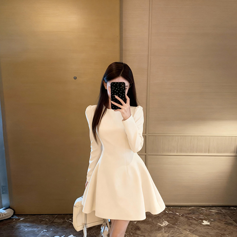 白色长袖连衣裙子女早秋法式小个子高级感礼服收腰显瘦小白裙短裙