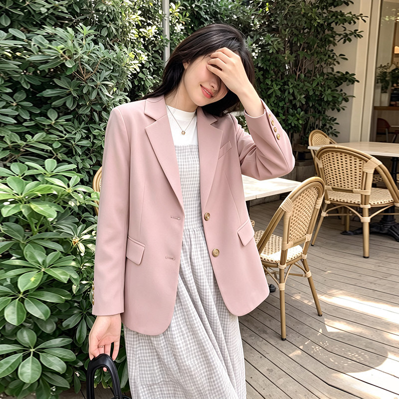粉色西装外套女早春秋韩系2026新款小个子高级感正肩短款休闲西服