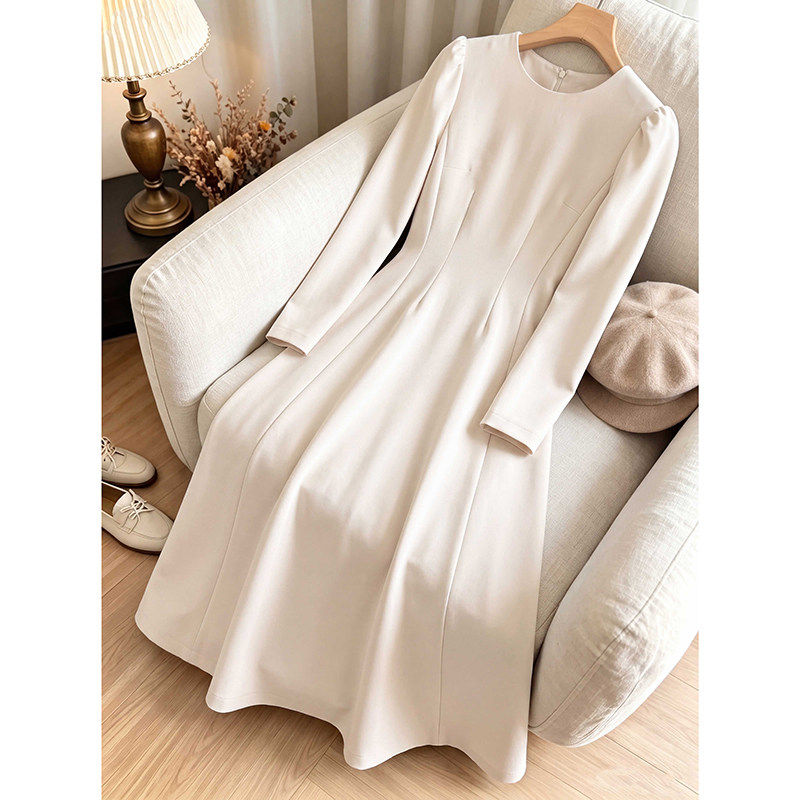白色长袖连衣裙子女2026新款早春秋法式高级感礼服裙收腰显瘦长裙
