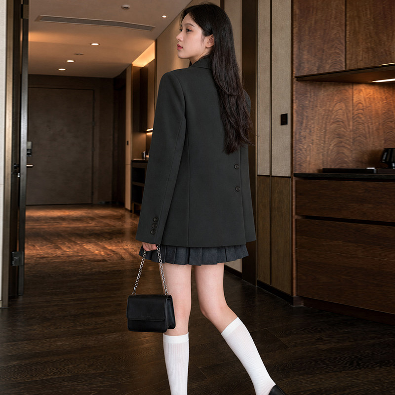 黑色小西装外套女短款2026春秋新款高级设计感小众小个子休闲西服