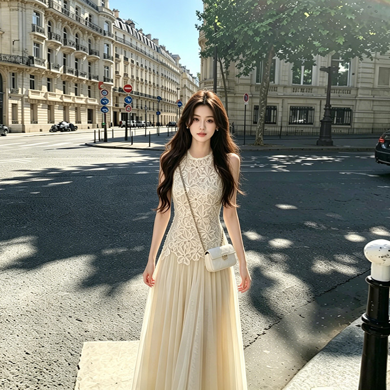 白色无袖连衣裙子女夏季2026新款法式高级感礼服收腰显瘦温柔长裙