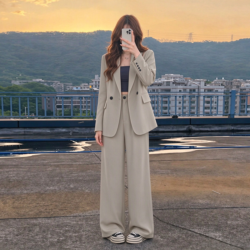 奶茶灰西装外套女春秋2026新款两件套装高级感小个子宽松休闲西服