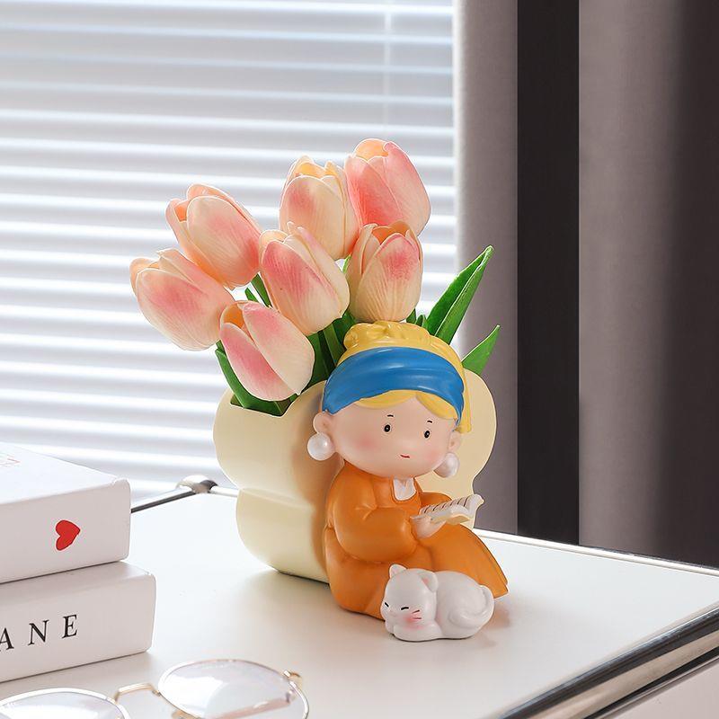 戴珍珠耳环少女花瓶摆件